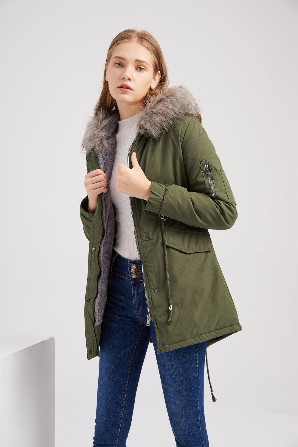 UrbanShield – Damen-Parka mit Kapuze und modernem Design