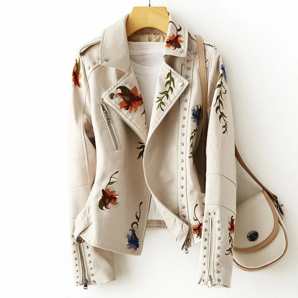 Lederjacke Laurette für Frauen - Biker-Stil mit eleganten Nieten