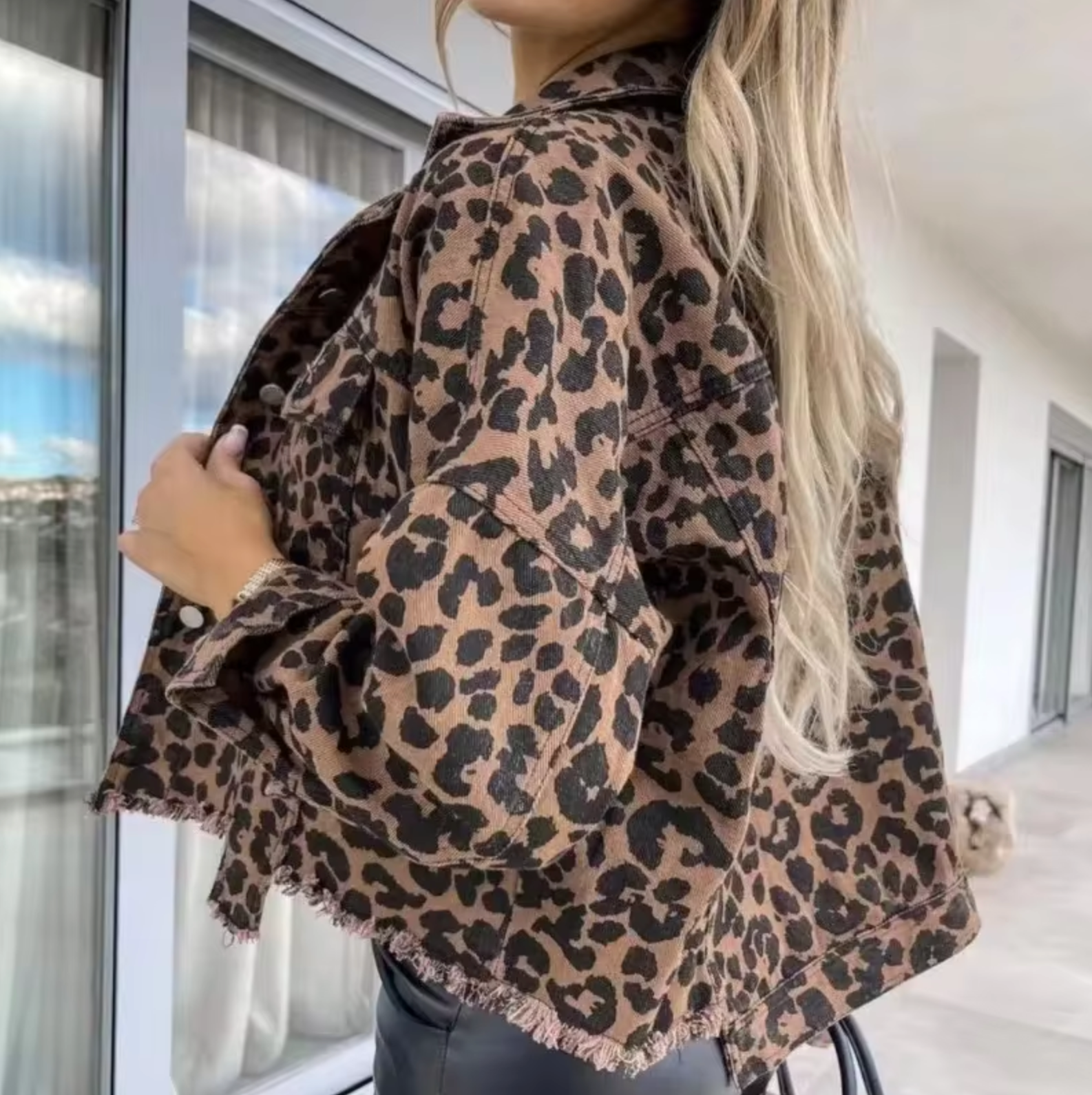 Shaira – Jeansmantel mit Leopardenmuster