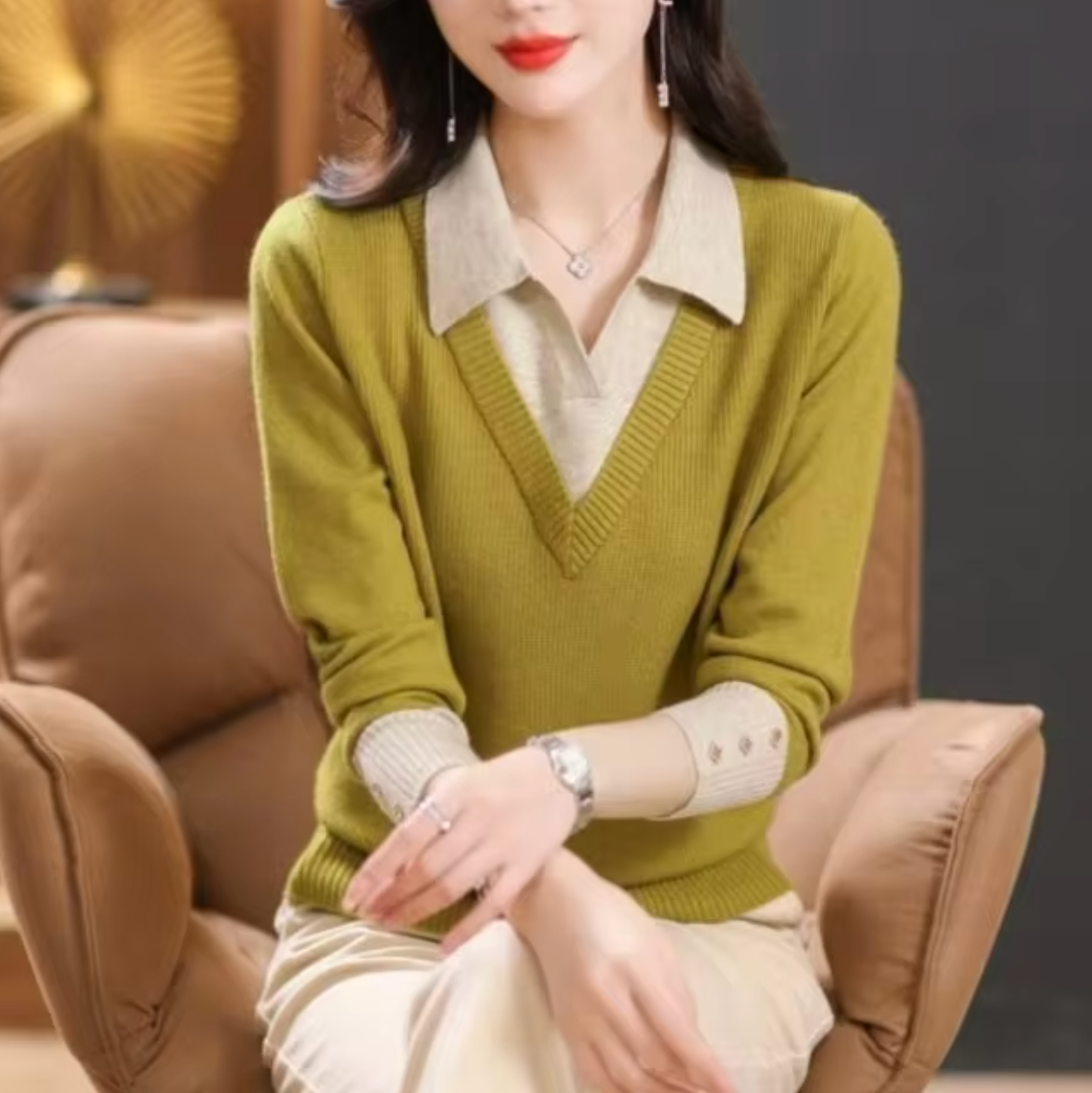 Ellie – Gestrickter Pullover mit V-Ausschnitt