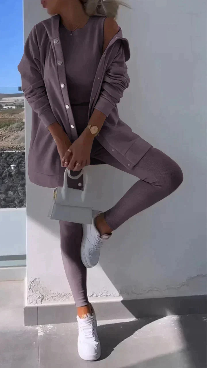 TrioChic – Dreiteiliges Set aus Strickjacke, Oberteil und Hose