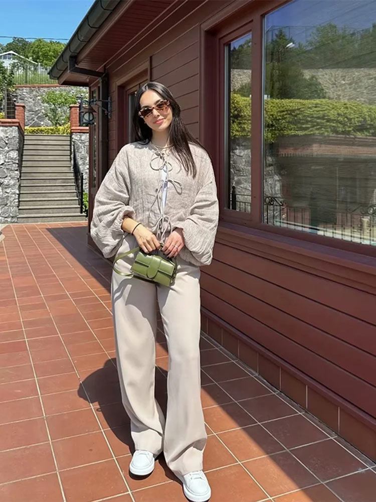SchnürStyle – Pullover mit Schnürung