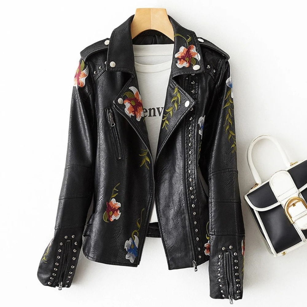 Lederjacke Laurette für Frauen - Biker-Stil mit eleganten Nieten