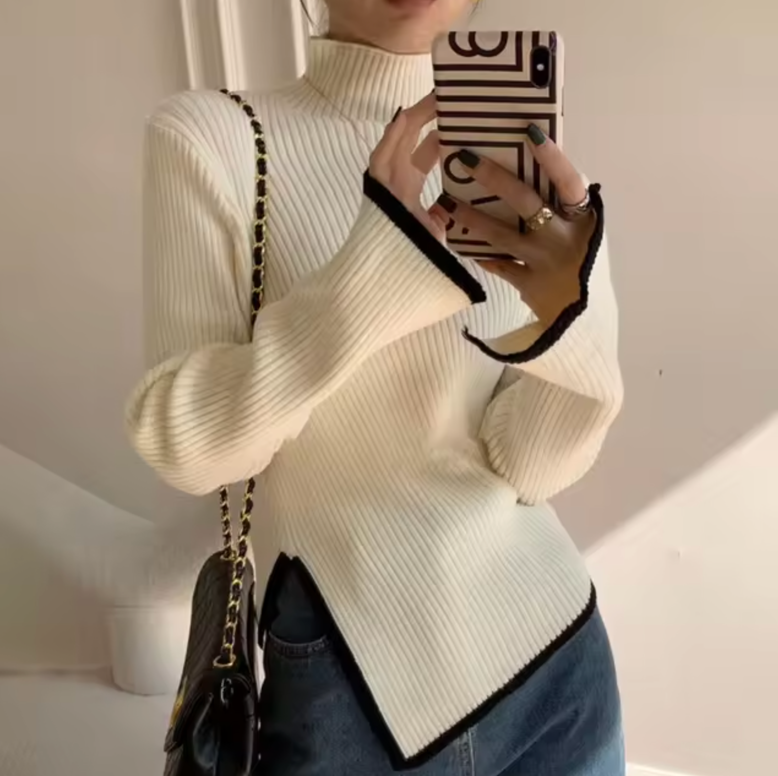 Kloe - Gestrickter Pullover mit ausgestellten Ärmeln
