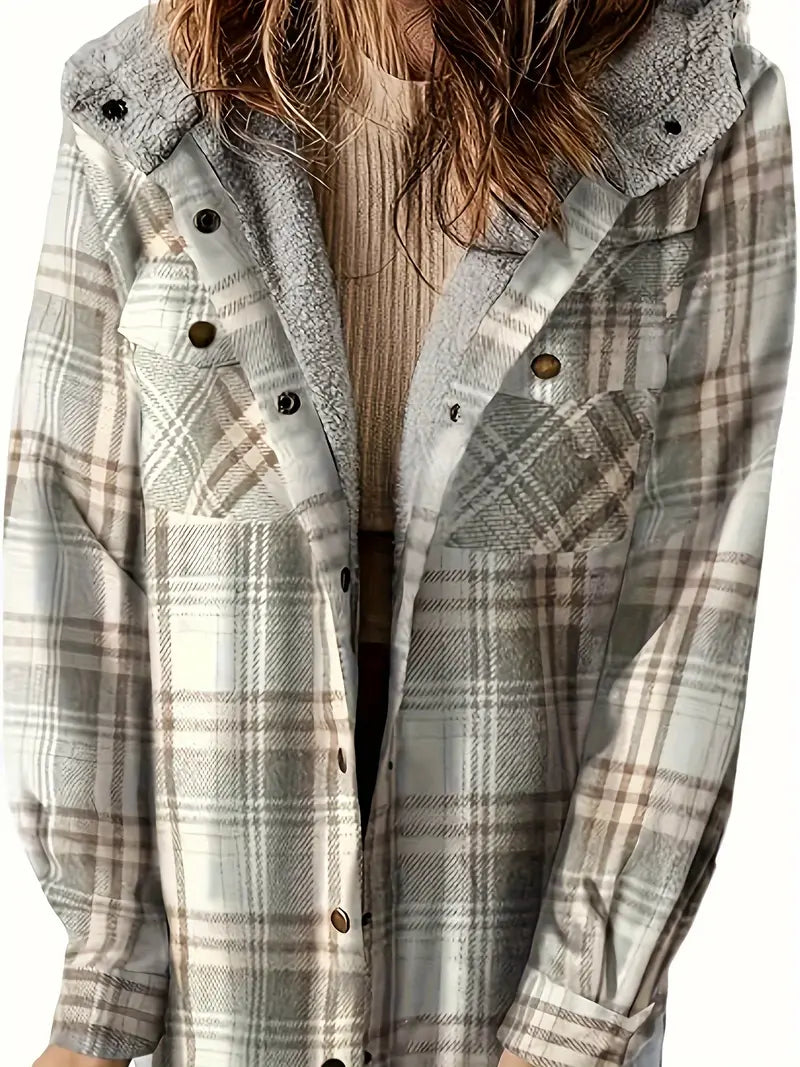 Adela - Warme Jacke mit Kapuze und Reißverschluss