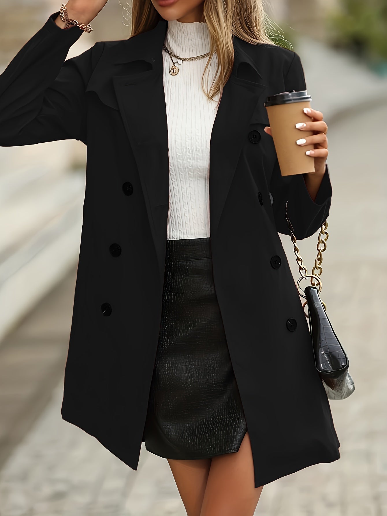 WinterGlanz - Eleganter Damen-Trenchcoat für kühle Tage