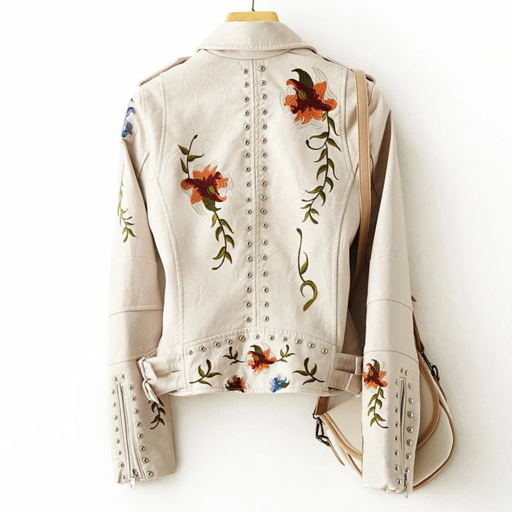 Lederjacke Laurette für Frauen - Biker-Stil mit eleganten Nieten