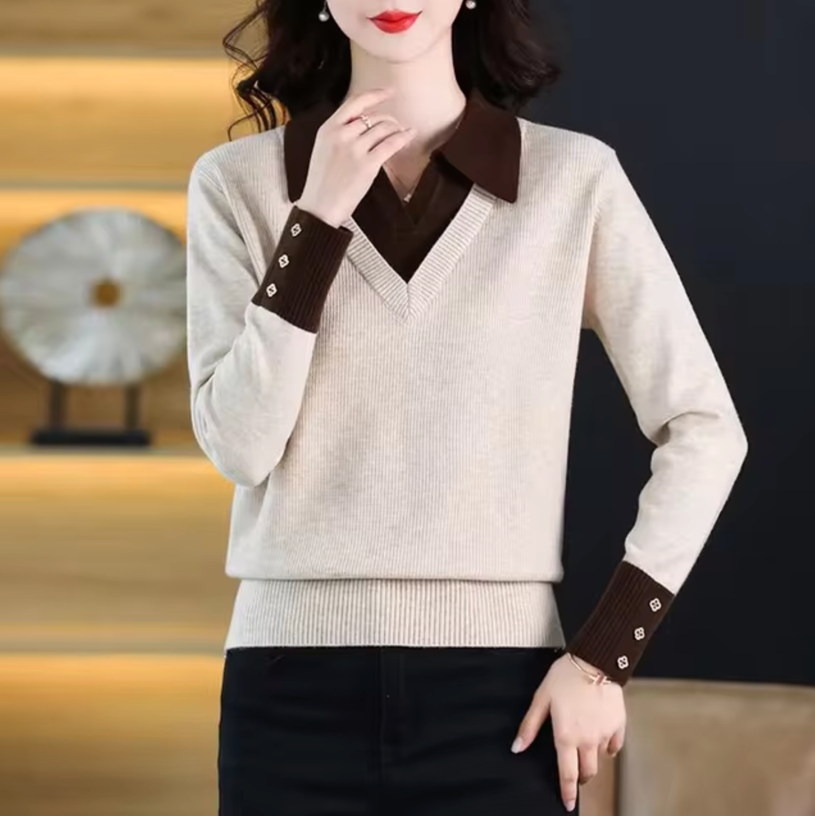 Ellie – Gestrickter Pullover mit V-Ausschnitt