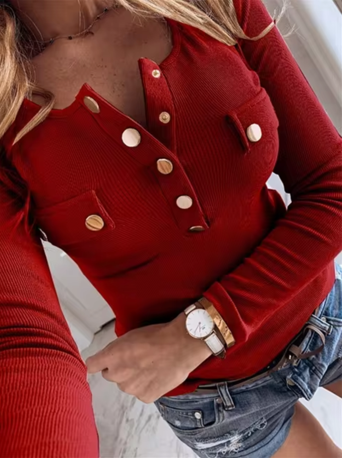 Poppy – Gestricktes T-Shirt mit Knopfleiste