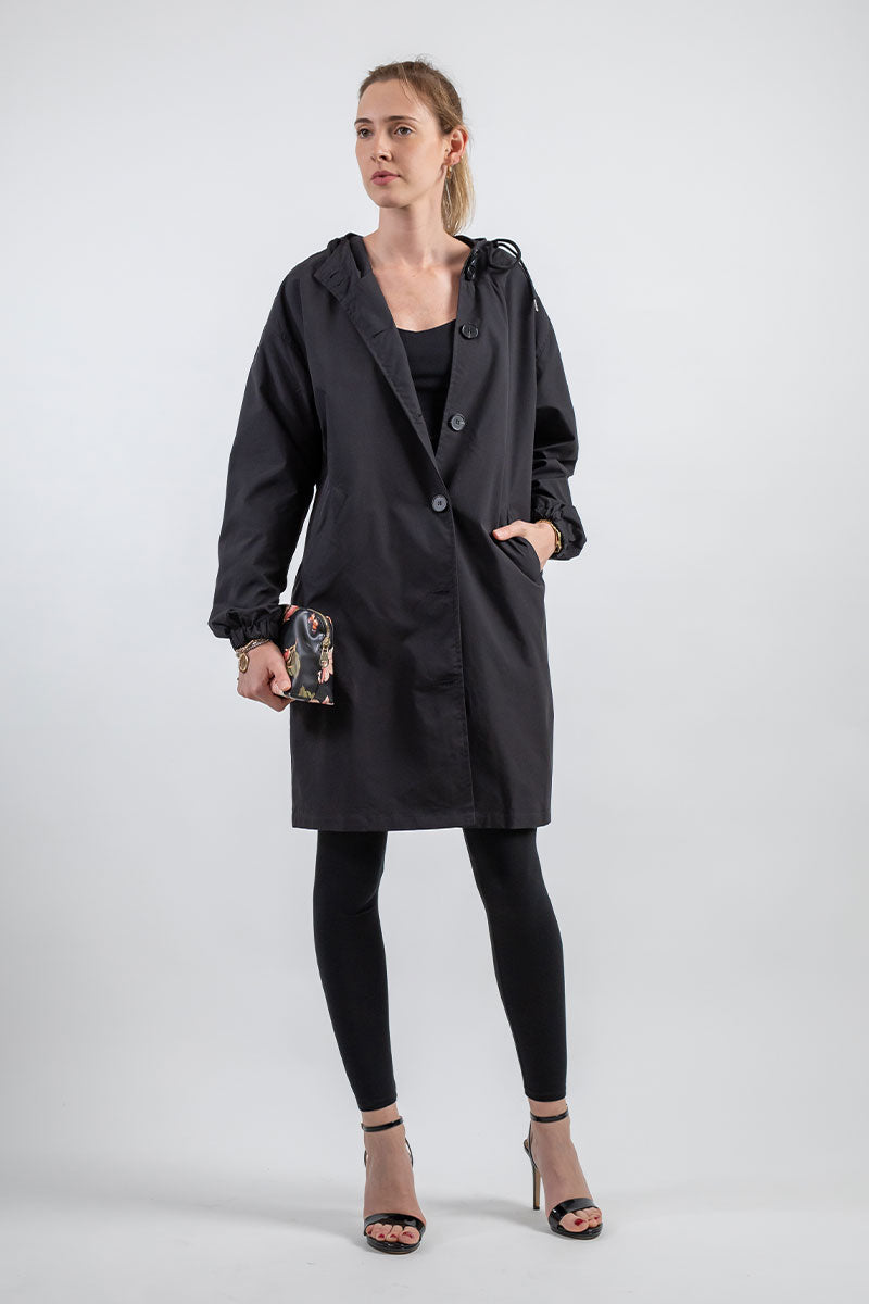 LichtSchein - Elegante weiße Regenjacke für stilvolle Auftritte, atmungsaktiv und wasserdicht, ideal für alle Wetterbedingungen, moderne Passform für maximalen Komfort, außergewöhnlicher Schutz gegen Regen und Wind