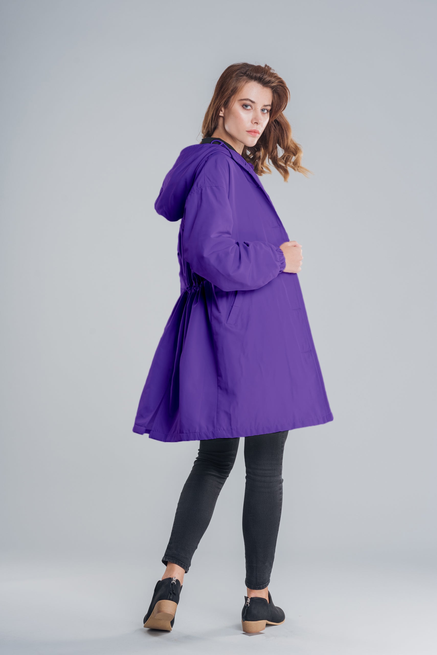 LichtSchein - Elegante weiße Regenjacke für stilvolle Auftritte, atmungsaktiv und wasserdicht, ideal für alle Wetterbedingungen, moderne Passform für maximalen Komfort, außergewöhnlicher Schutz gegen Regen und Wind