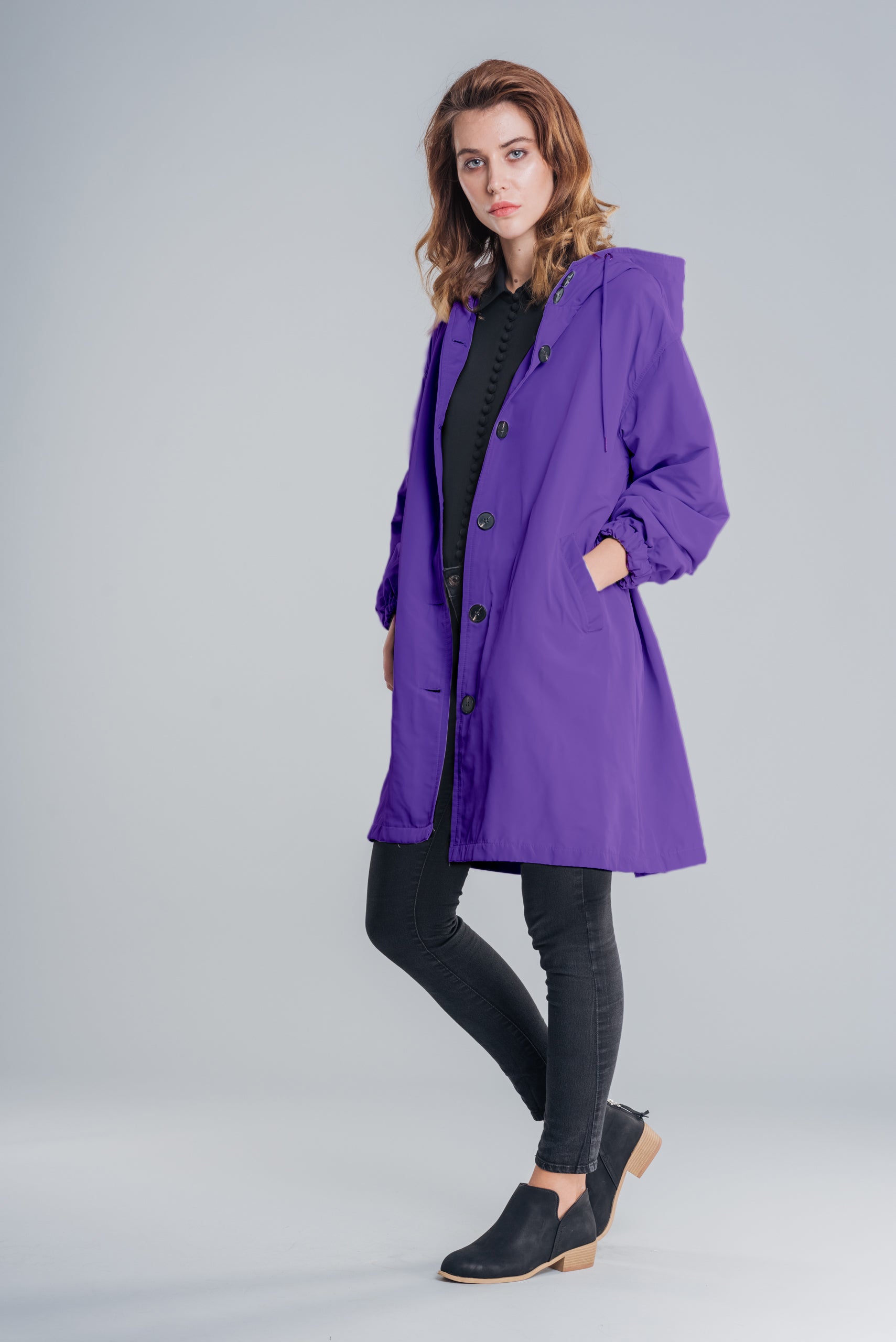 LichtSchein - Elegante weiße Regenjacke für stilvolle Auftritte, atmungsaktiv und wasserdicht, ideal für alle Wetterbedingungen, moderne Passform für maximalen Komfort, außergewöhnlicher Schutz gegen Regen und Wind