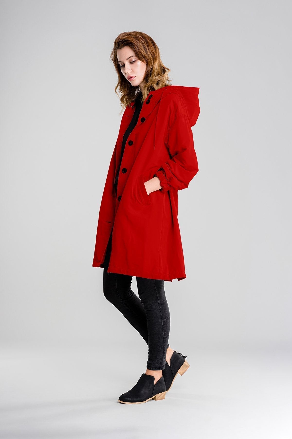 LichtSchein - Elegante weiße Regenjacke für stilvolle Auftritte, atmungsaktiv und wasserdicht, ideal für alle Wetterbedingungen, moderne Passform für maximalen Komfort, außergewöhnlicher Schutz gegen Regen und Wind