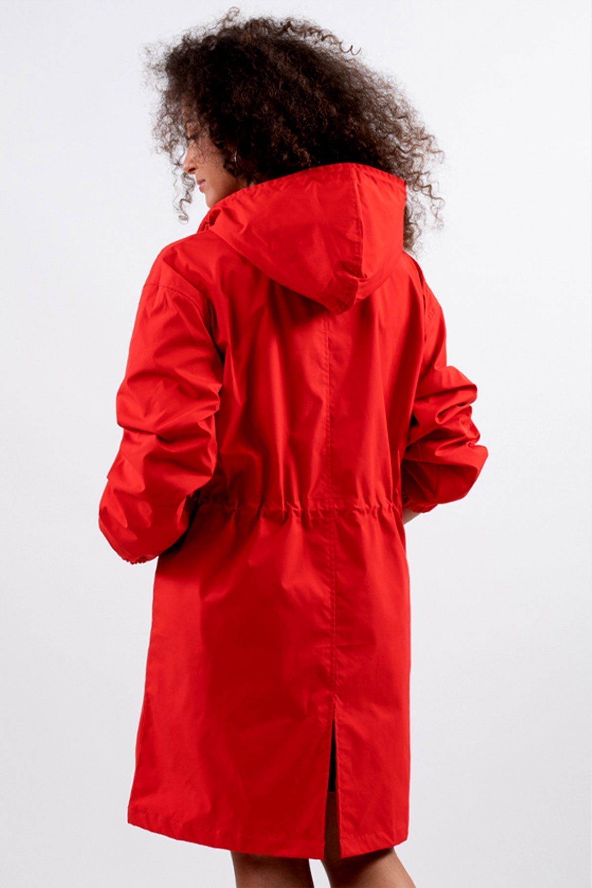 LichtSchein - Elegante weiße Regenjacke für stilvolle Auftritte, atmungsaktiv und wasserdicht, ideal für alle Wetterbedingungen, moderne Passform für maximalen Komfort, außergewöhnlicher Schutz gegen Regen und Wind