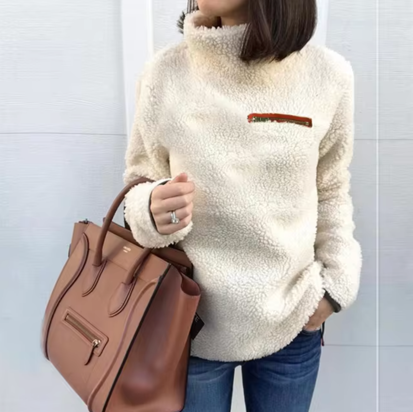Beeta – Weicher Plüsch-Rollkragenpullover