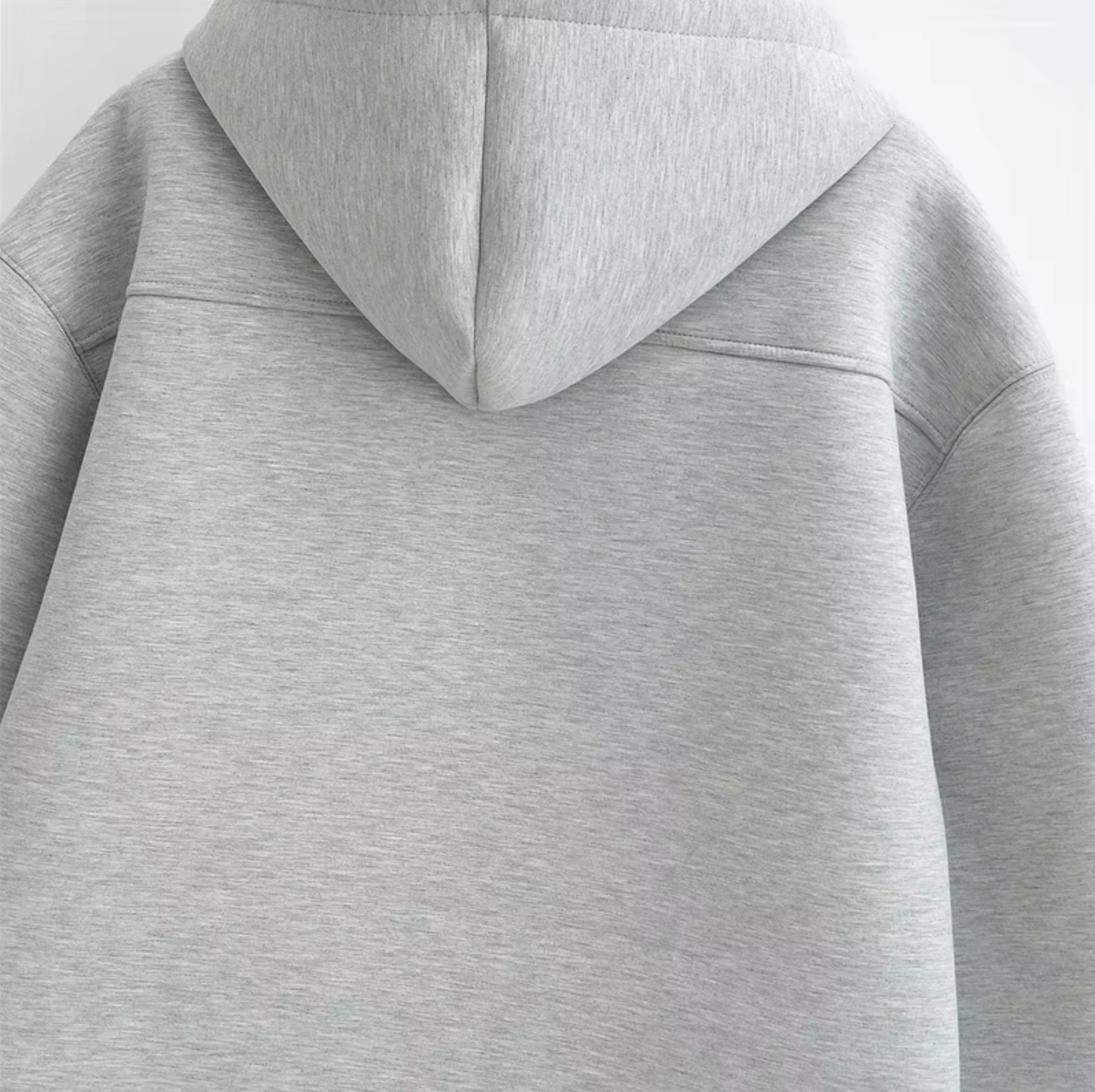 Adelita – Stylische Hoodiejacke