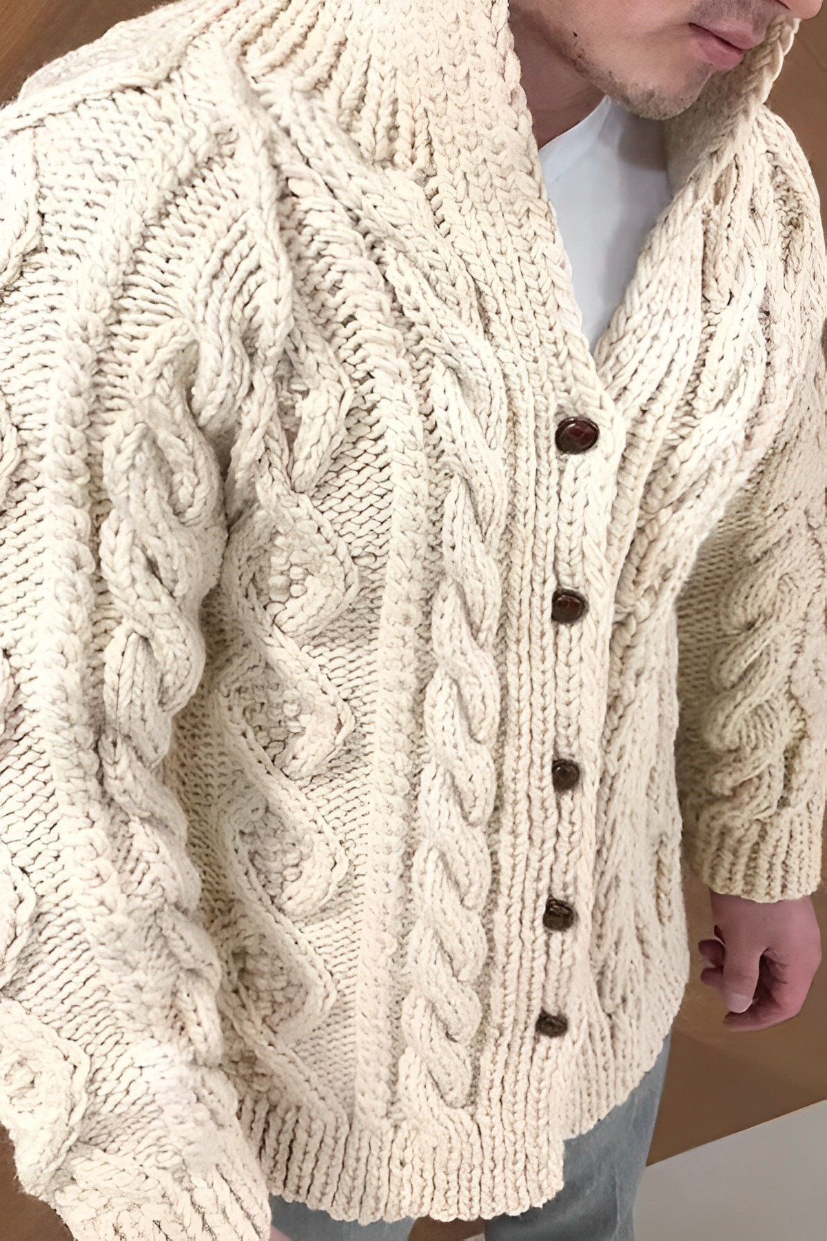 ZopfWärme – Warme Strickjacke mit Zopfmuster