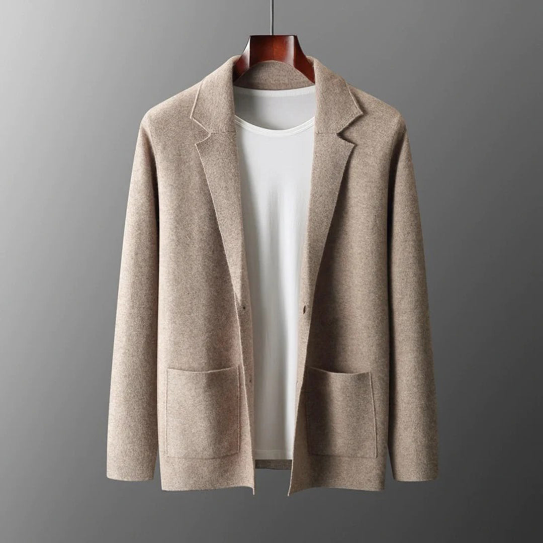 StrickWärme – Warme Strickjacke für Männer