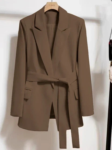 TailoredBelt – Blazer mit Taillengürtel und Taschen