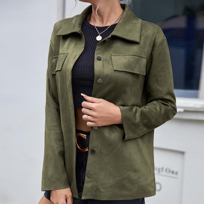 StylischeDamen – Lederjacke mit Knöpfen für einen modernen Look