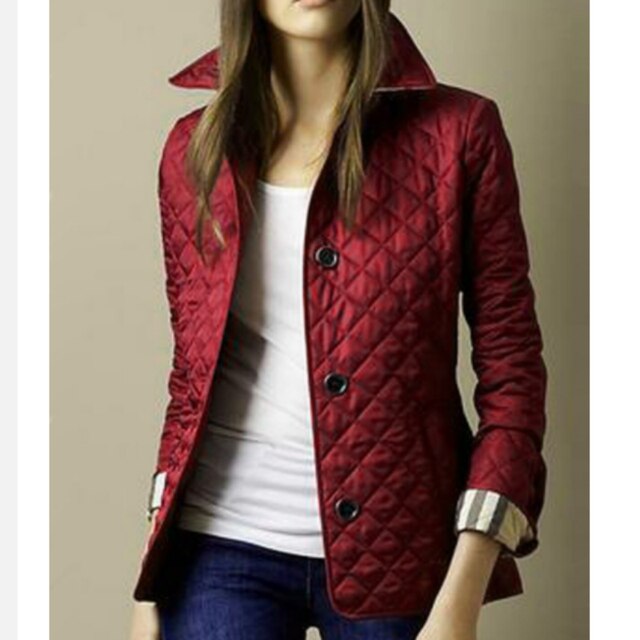 EleganzPur – Stilvolle Jacke für Damen