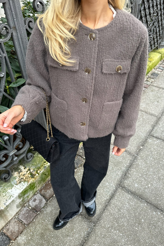 Nelli - Stylische Damenjacke mit Taschen und Knöpfen