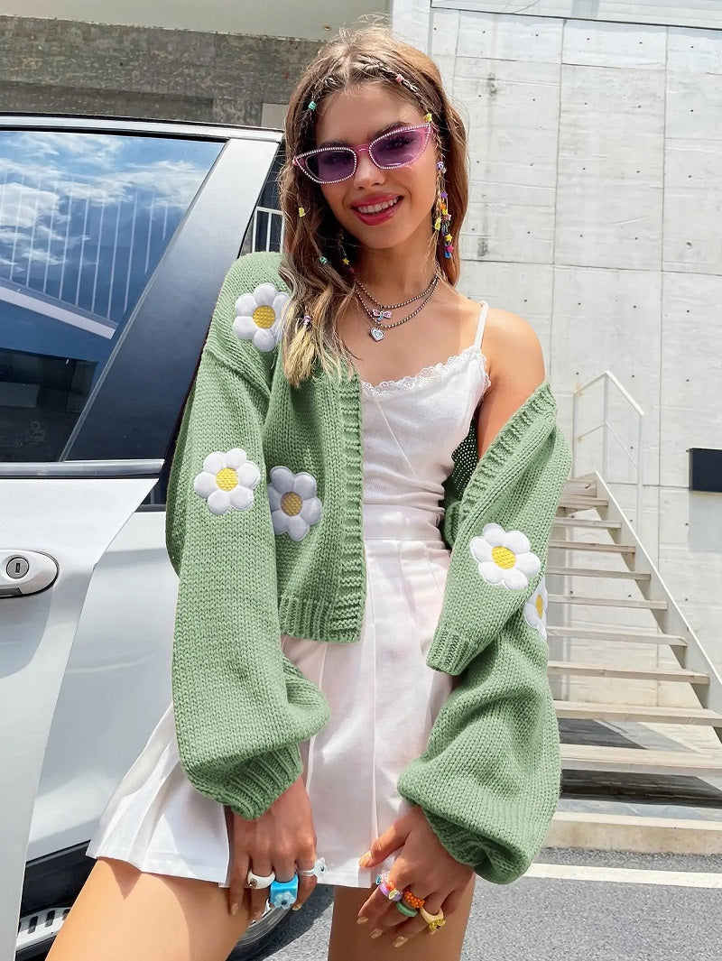  BlütenStrick – Floral gestrickte Strickjacke für Damen