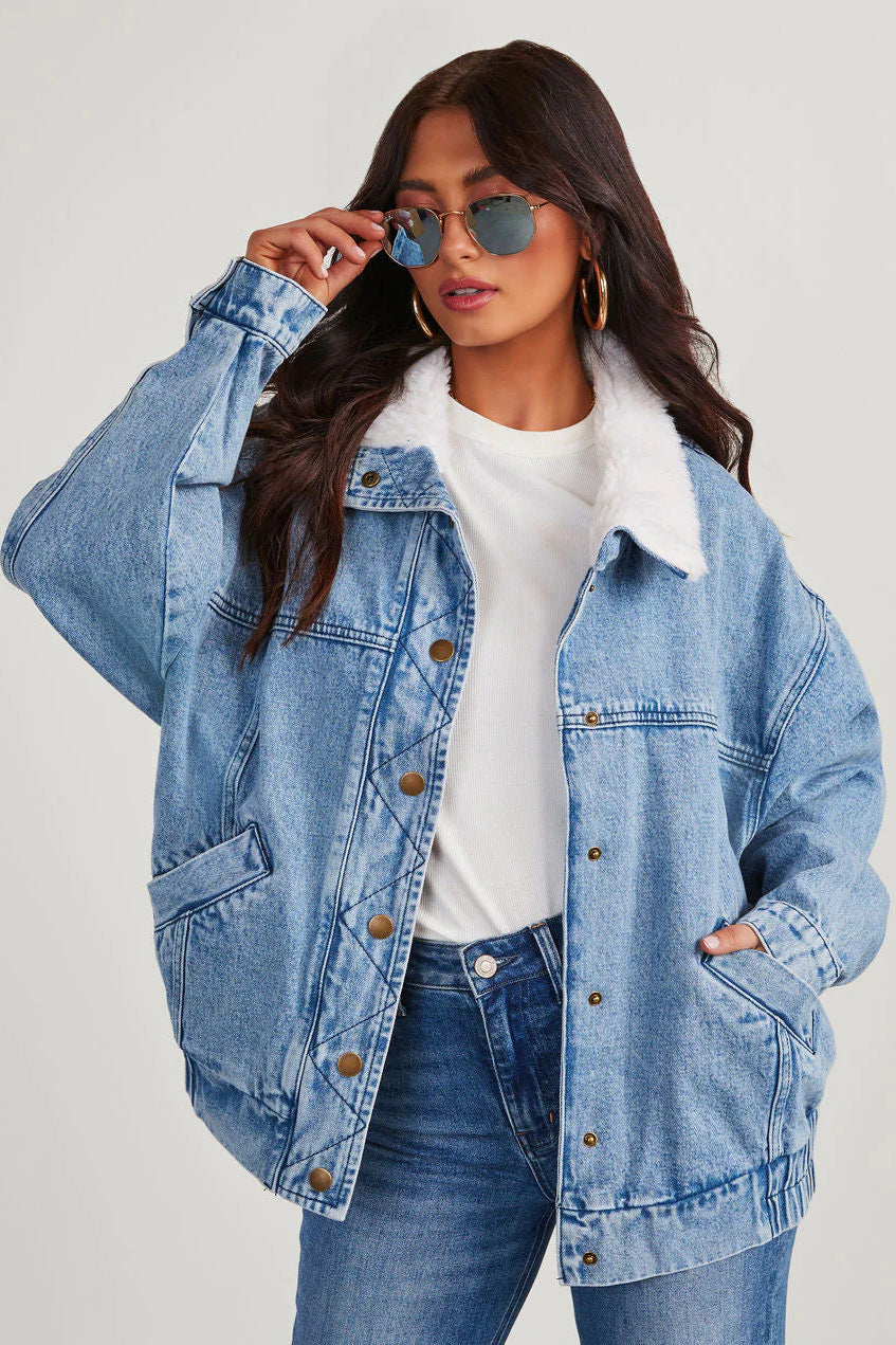 DamenDenim – Damen-Denimjacke mit Fleecekragen und modernem Schnitt