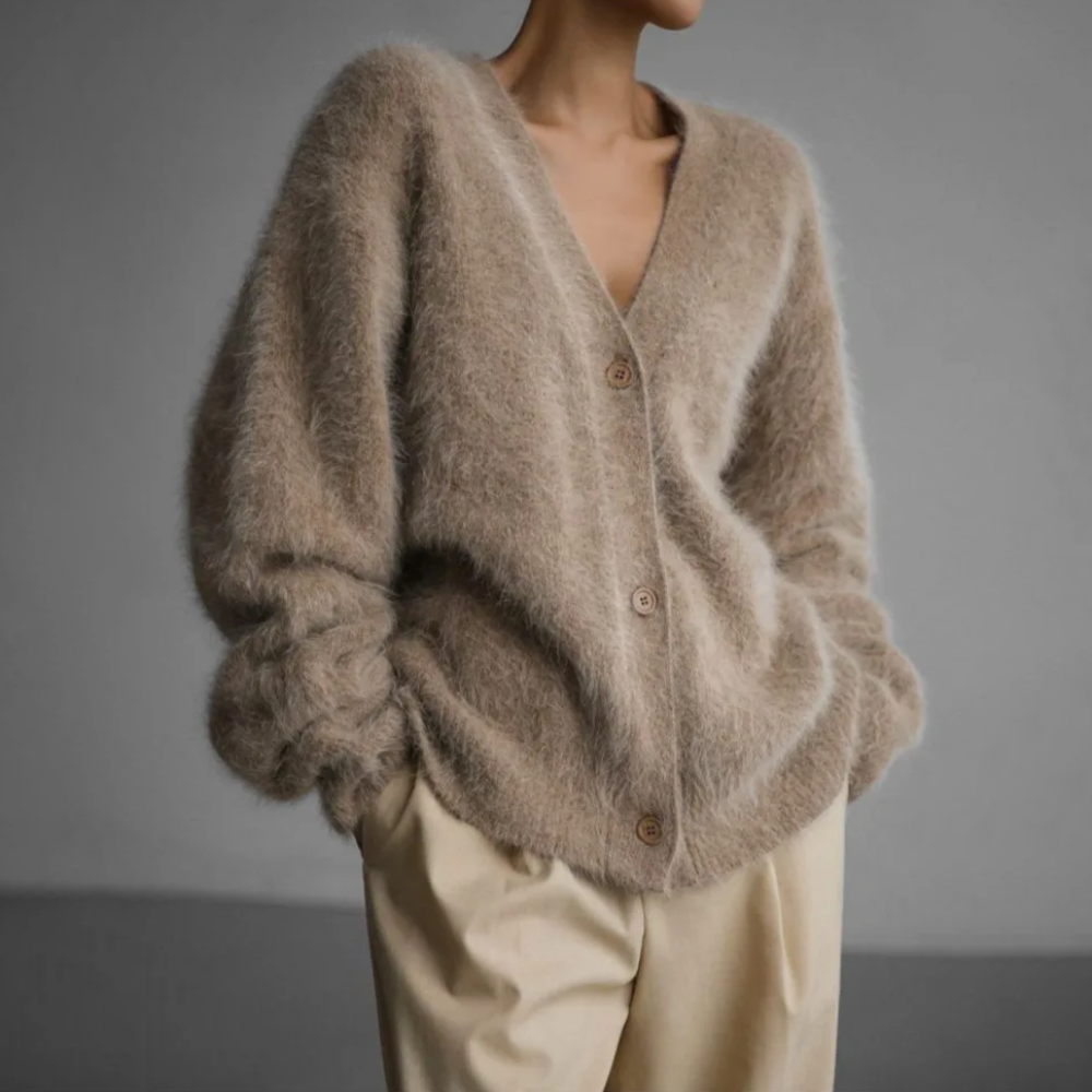 LuxusStrick – Couture-Strickjacke für luxuriösen Tragekomfort