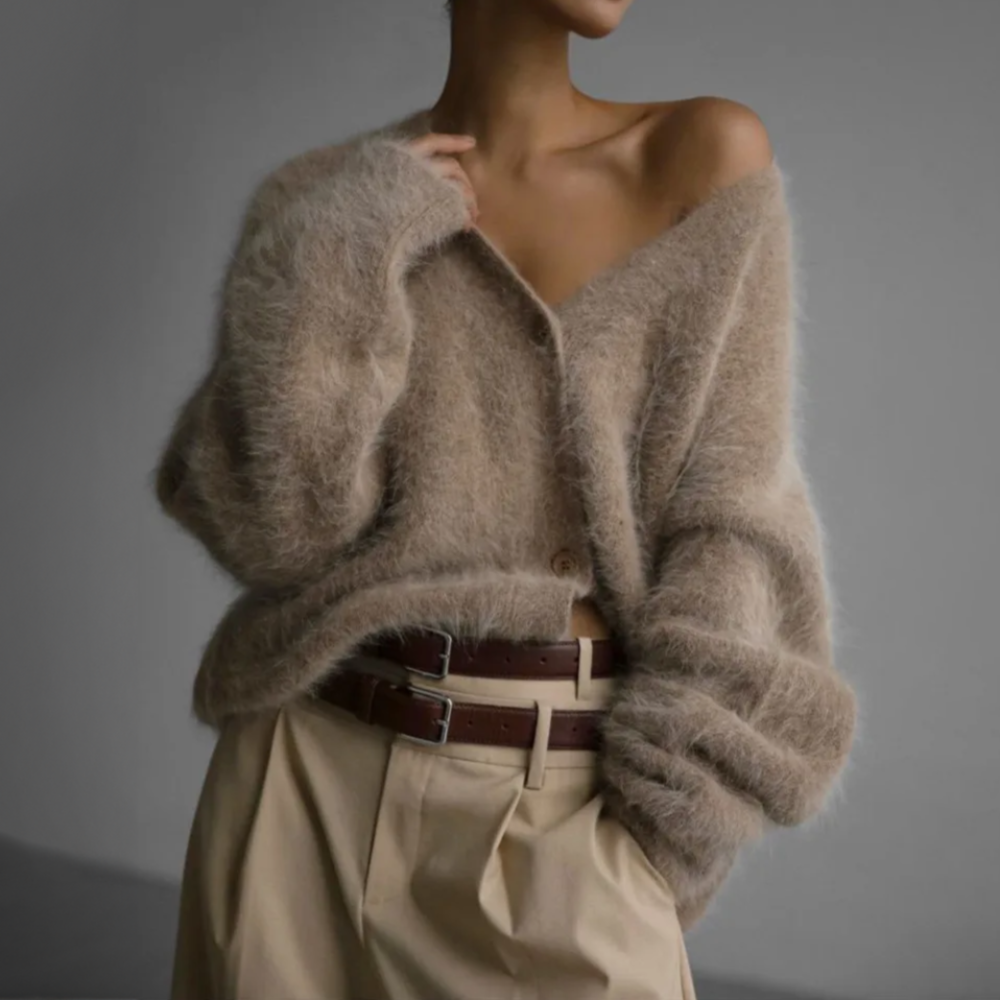 LuxusStrick – Couture-Strickjacke für luxuriösen Tragekomfort
