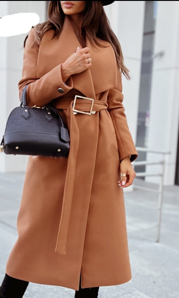 GürtelStil – Schicker Langmantel mit Bindegürtel für elegante Auftritte