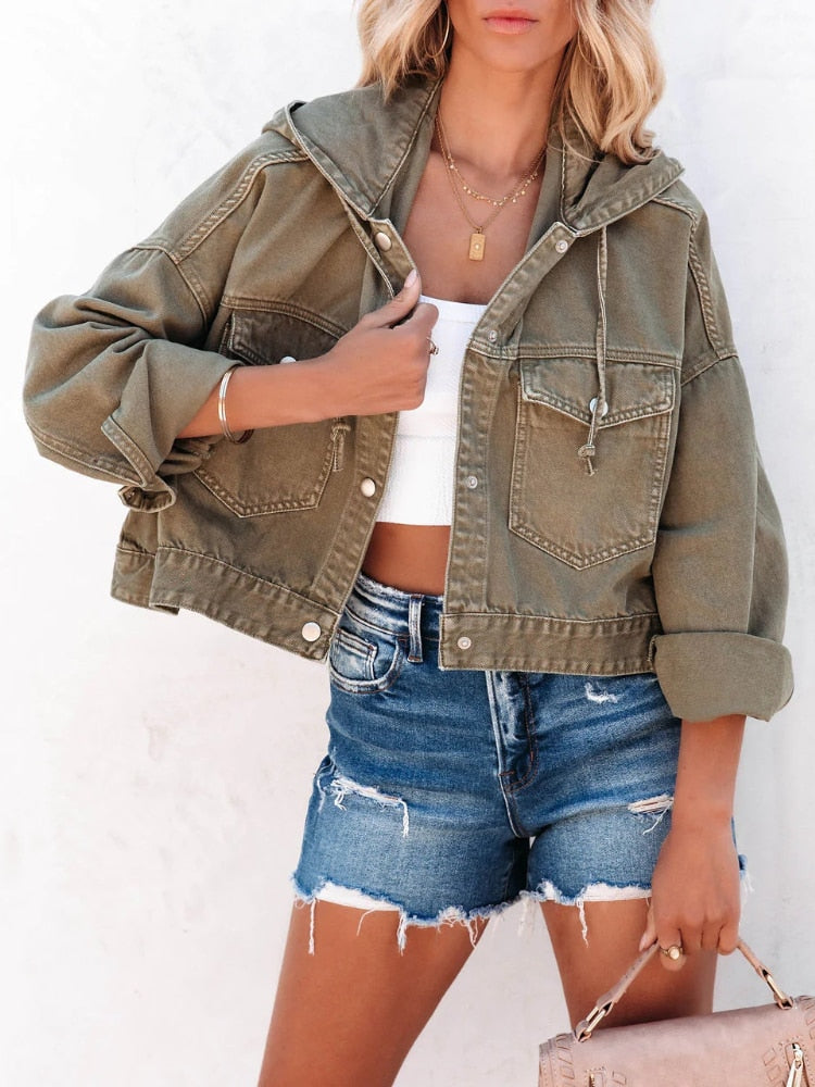 Jaimee - Armeegrüne Cropped Denim Jacke
