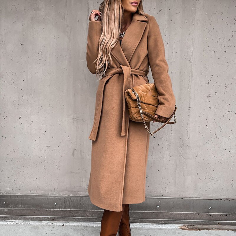 GürtelStil – Schicker Langmantel mit Bindegürtel für elegante Auftritte