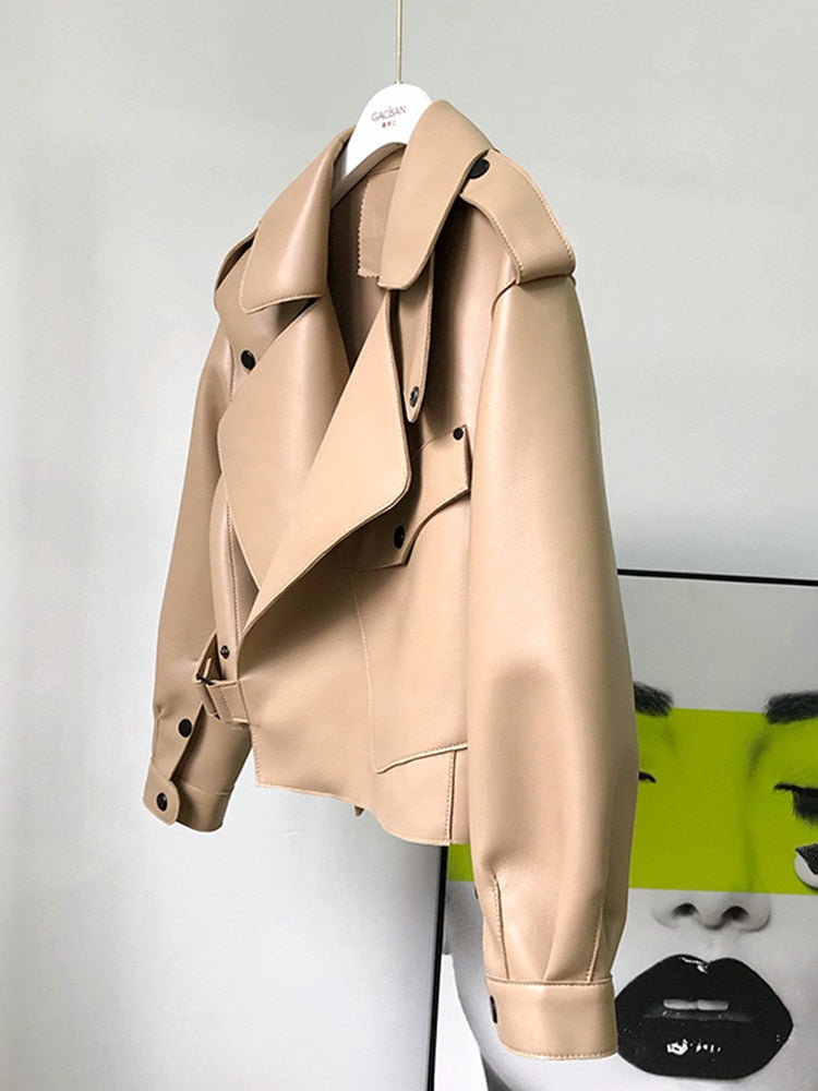 Kara - Kurzer Trenchcoat aus Leder