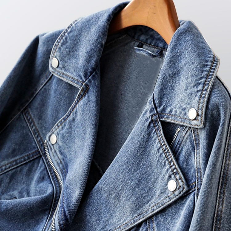 DenimZeit – Vintage-Denim-Jacke für Damen mit Retro-Charme