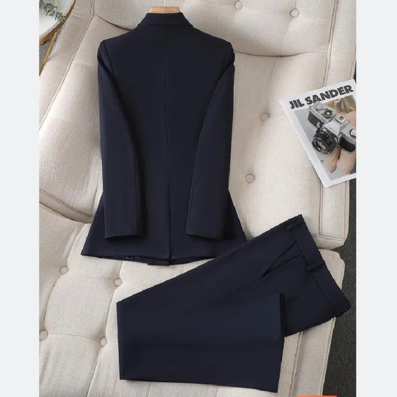 SienaEleganz - Exquisite Blazer-Hosen-Kombination