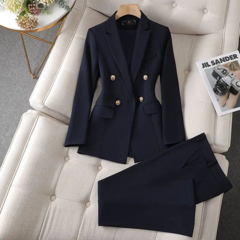 SienaEleganz - Exquisite Blazer-Hosen-Kombination