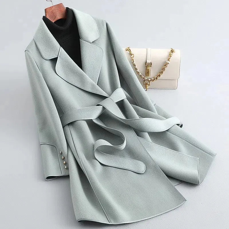 WollKlassik – Eleganter Woll-Trenchcoat für Damen