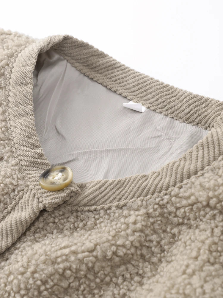 TeddyWärme – Kuschelige Teddy-Strickjacke