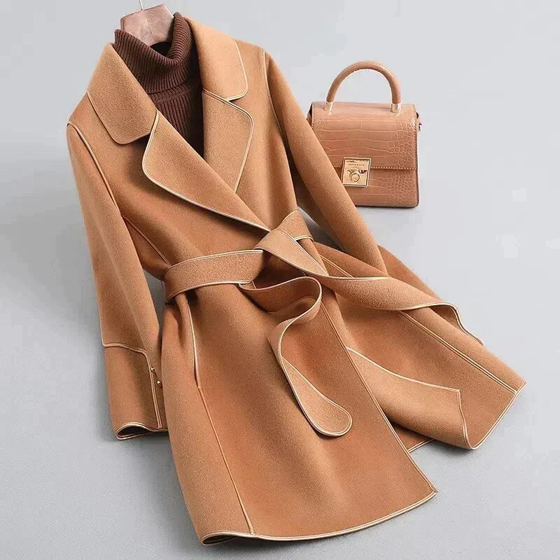 WollKlassik – Eleganter Woll-Trenchcoat für Damen