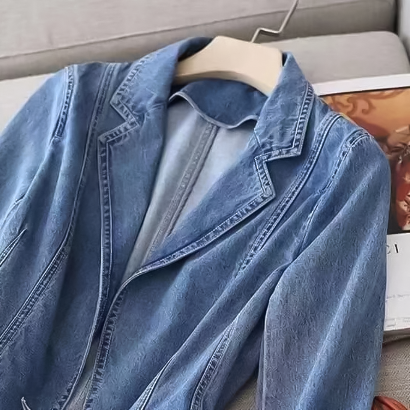 DenimChic – Moderner Denim-Blazer für Damen