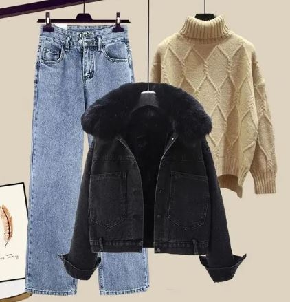 Darlyn - Dreiteiliges Set aus Jeans, Jeansjacke und Strickpullover mit hohem Halsausschnitt