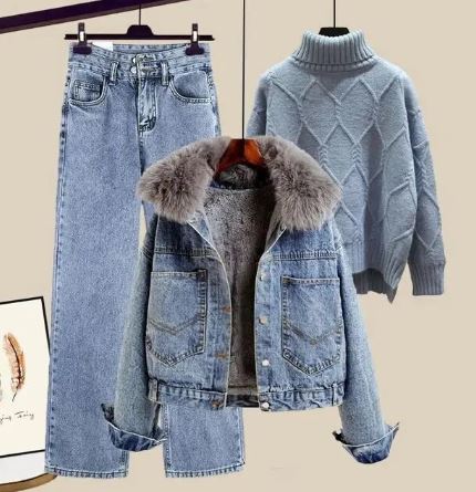 Darlyn - Dreiteiliges Set aus Jeans, Jeansjacke und Strickpullover mit hohem Halsausschnitt
