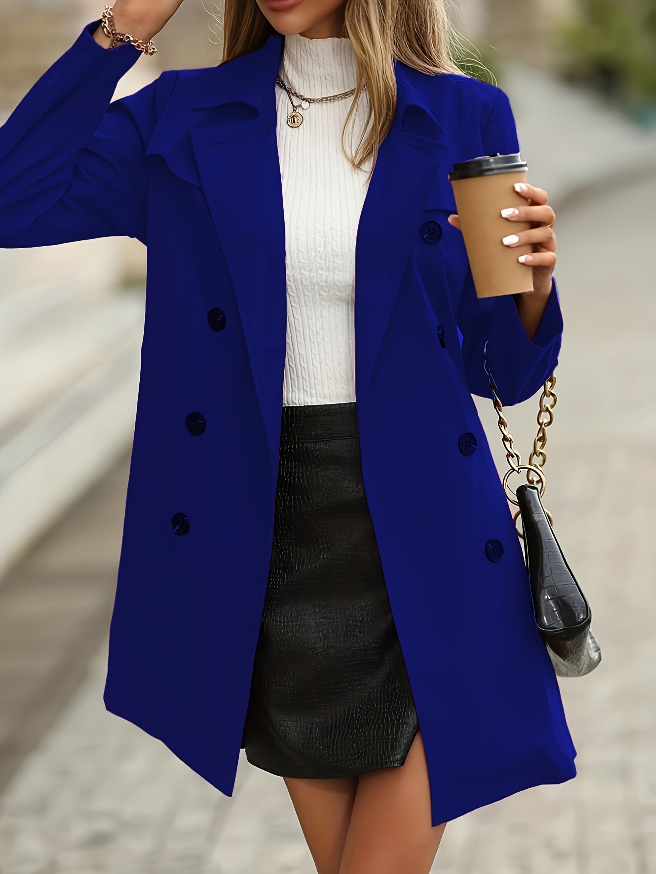 WinterGlanz - Eleganter Damen-Trenchcoat für kühle Tage