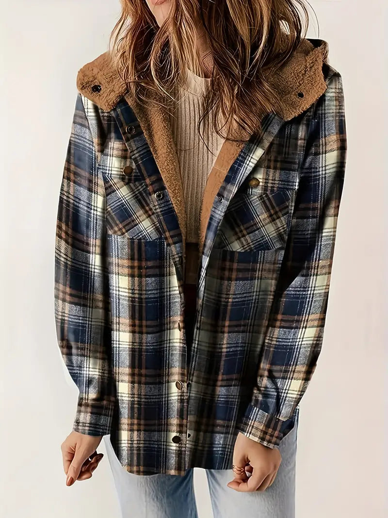 Adela - Warme Jacke mit Kapuze und Reißverschluss
