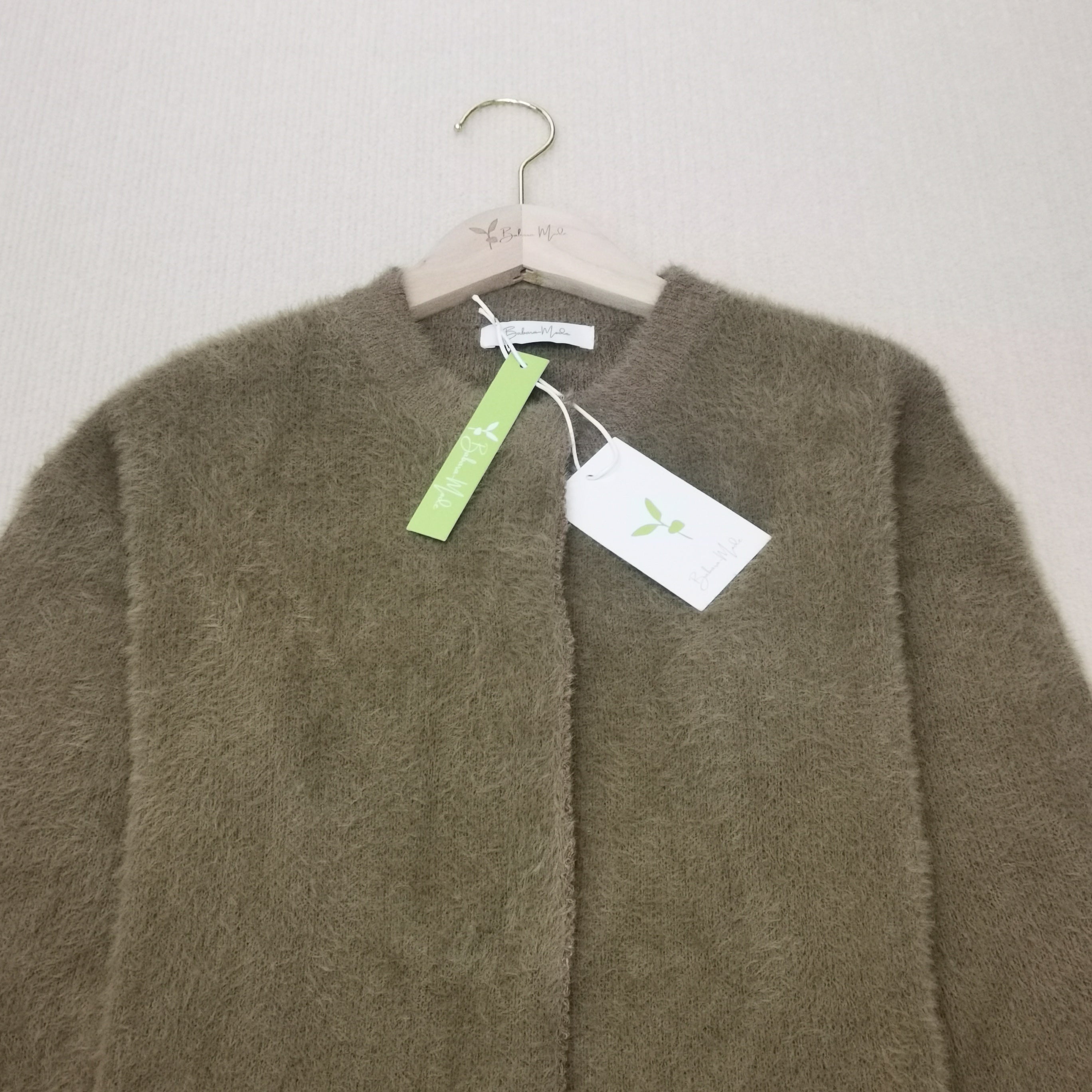 KaffeeStrick – Braune Langarm-Strickjacke mit Knopfleiste