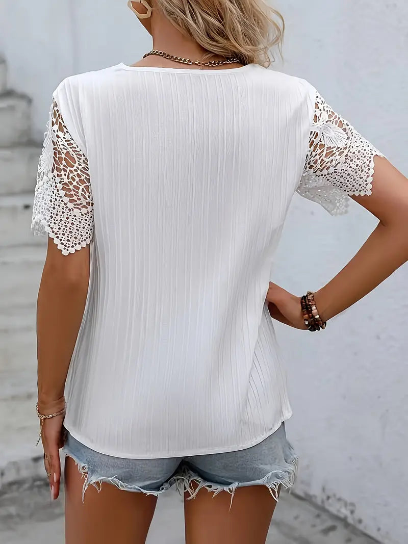 V-Ausschnitt Bluse mit Spitzendetails