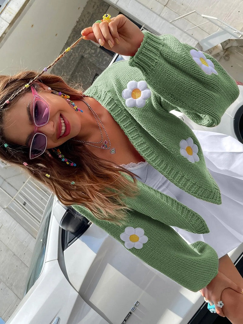  BlütenStrick – Floral gestrickte Strickjacke für Damen