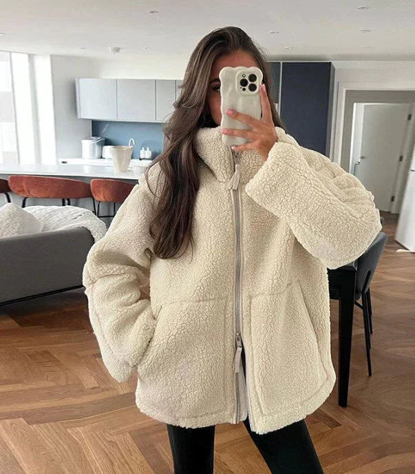 CozyBear – Flauschige Teddyjacke für kalte Tage