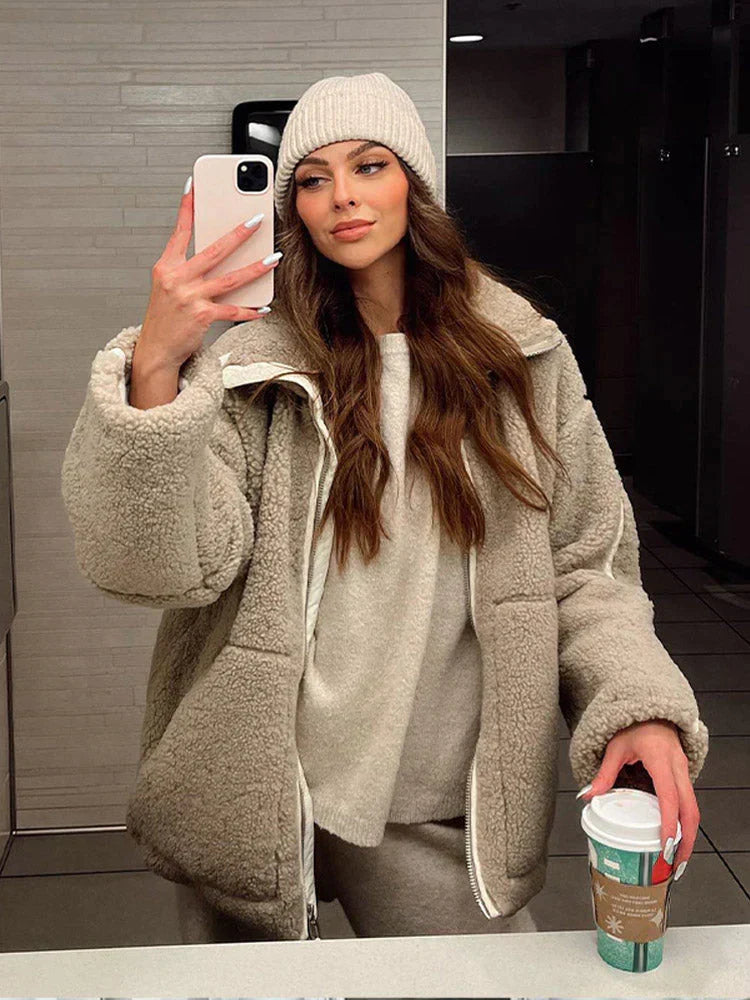 CozyBear – Flauschige Teddyjacke für kalte Tage